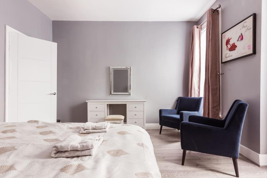 4 Bedroom House, 2 Min Walk From Station Лондон Екстер'єр фото