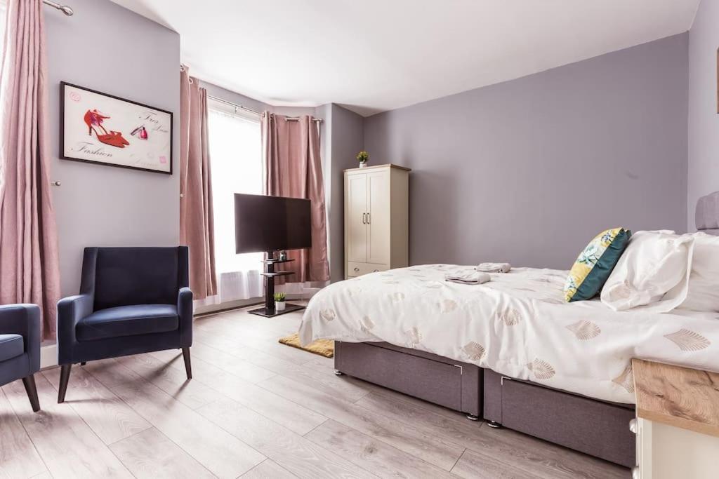 4 Bedroom House, 2 Min Walk From Station Лондон Екстер'єр фото